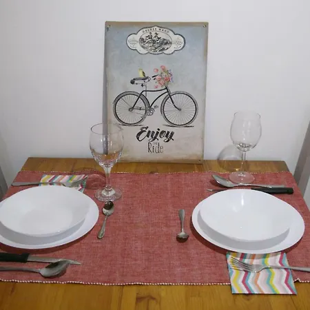 Charming Apartment *